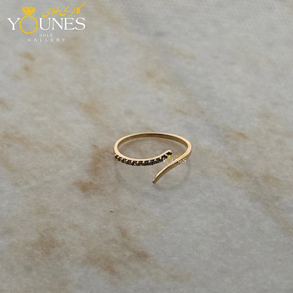 انگشتر نگین دار مینیمال طلا